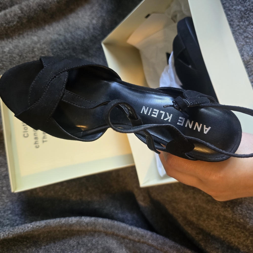Anne Klein Black Wedge Sandals